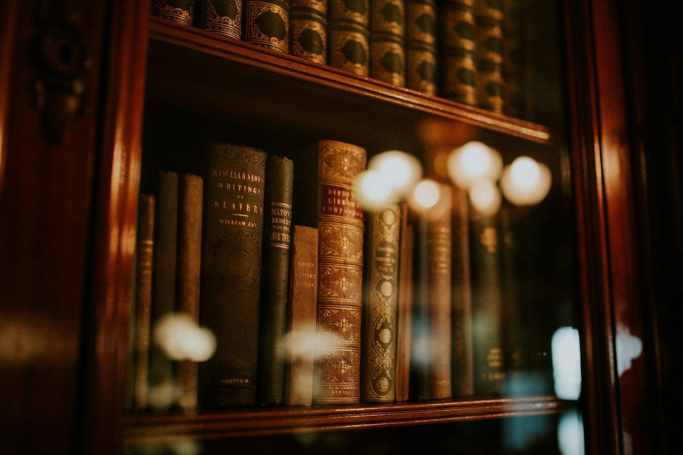 Shelved law books in a legal library, from the 17 years of law practice behind Attorney Pro Marketing